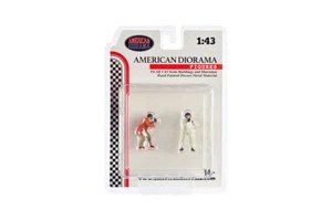 Race Day Set 2 1:43 Scale American Diorama Figure Set 1.5" Tall 38360 - Picture 1 of 2