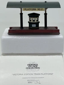 Plataforma de tren Estación Victoria Departamento 56 Colección Heritage Village #5575-1 - Imagen 1 de 10