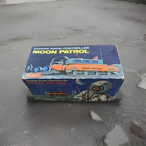 GAKKEN MOON PATROL BLECH BATTERIEBETRIEBEN FERNGESTEUERTES AUTO SCHÖN!! - Bild 1 von 24