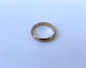 8k Gold 2.61 Grams Ring Or Band Size 8.25 Ready To Wear - Picture 1 of 3