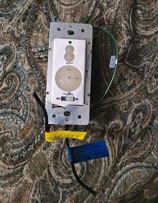 Solid State Ceiling Fan Speed Controller / Minka-Aire Wall Control System TR111A - Image 1 of 4