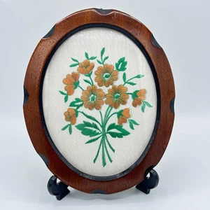 Vintage Holz Oval Gerahmt Floral Orange & Grün Blumen Handarbeit Stickerei - Bild 1 von 8