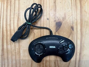 Vintage Sega Mega Drive Control Pad 1650 Black Wired 3-Buttons Rounded Shape - Picture 1 of 7
