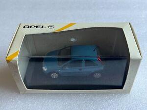 MINICHAMPS Opel Corsa Bleu 1/43 Voiture Miniature Collection