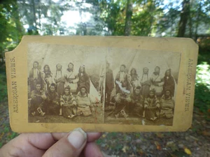 Tarjeta estereoscópica guerreros indios cuervo nativo americano - Imagen 1 de 3