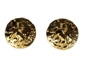 Authentic Vintage CHANEL 1.25" Round Lion Medallion Logo Earrings, Signed - Picture 1 of 3