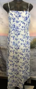 NWT Cupshe White Blue Floral Long Dress Size Medium - Picture 1 of 4