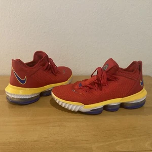 NIKE LEBRON XVI LOW SUPERBRON SNEAKERS Men's Size 8. Great! Check Out The Soles! - Picture 1 of 21