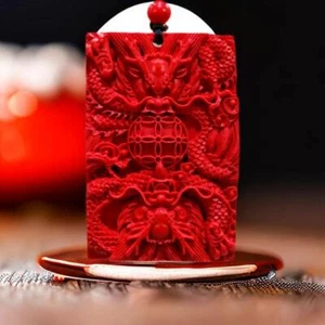 Zinnober Drache Anhänger geschnitzt Schmuck Stein rot Designer Zubehör Vintage - Bild 1 von 6