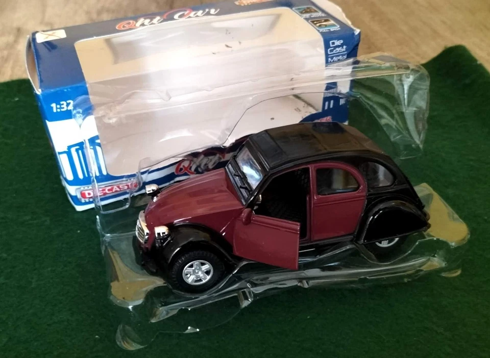 CITROEN 2CV MODELLINO 1:32 DIE CAST METAL CON SCATOLA  - NUOVO - Immagine 1 di 1
