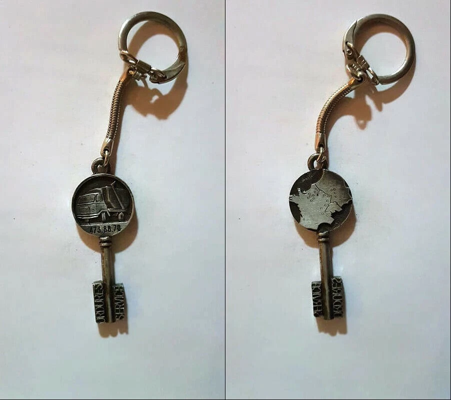 porte-clés clef, camion poubelle. Ordures Service (pc) - Photo 1/1