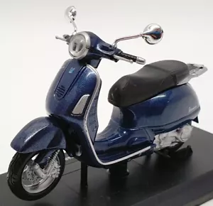 Modellino scooter Maisto scala 1/18 39540 - 2003 Vespa Grandturismo - Foto 1 di 5
