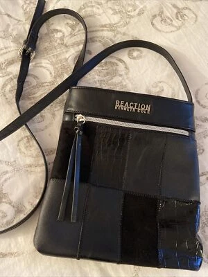 BOLSO BANDOLERA Y LLAVERO KENNETH COLE REACTION NEGRO Foto 1 de 4