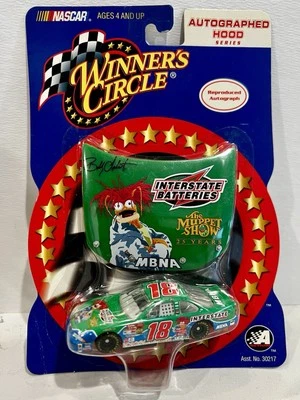 New 2002 NASCAR Winners Circle 03338 Bobby Labonte #18 Autographed Hood 1:64 - Image 1 of 2