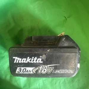 ⭐BATTERIA ORIGINALE MAKITA 18V 3.0AH BL1830B NON TESTATA BANCAROTTA STOCK OMAGGIO POST RG7⭐ - Foto 1 di 4