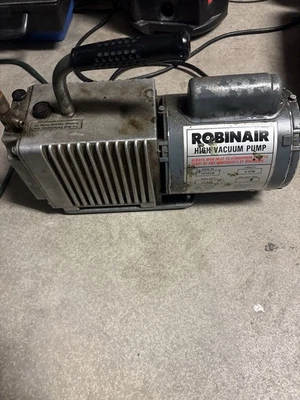 Bomba de vacío Robinair + medidores + herramientas especiales de climatización - oferta de paquete Foto 1 de 4