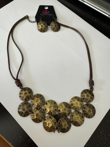 VETEMENTS Collana Paparazzi Gioielli "Tesoro Gettone" Marrone