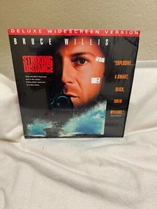 Striking Distance - Laserdisc - Bruce Willis - USED!!!! - Picture 1 of 2