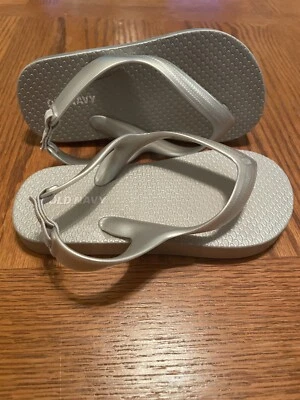 Old Navy Toddler Girls Size 8 Thong Sandals Silver/Gray - Image 1 of 4