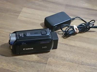 Canon Vixia HF R500 Video Camcorder 32x Optical 57x Advanced IS Zoom - Image 1 of 4