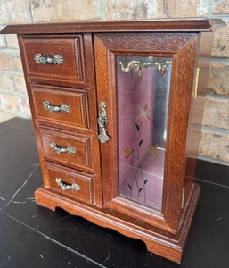 Joyero armario de madera vintage con vidrieras grabadas puertas cajones collar - Imagen 1 de 14