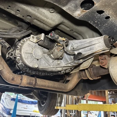 2004 Lincoln Navigator Transfer Case Assembly OEM 150K Miles - Imagem 1 de 3