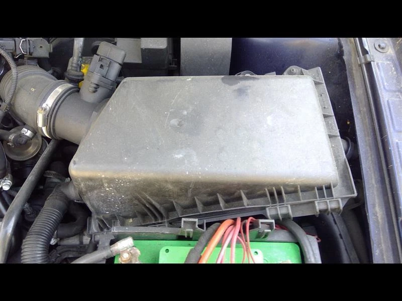 Air Cleaner VOLKSWAGEN GOLF GTI 00 01 02 03 04 05 06 - Изображение 1 из 1