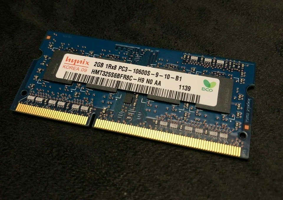 Memoria RAM Hynix DDR3 2GB 1Rx8 PC3-10600S-9-10-B1 HMT325S6BFR8C-H9 NO AA - Immagine 1 di 1