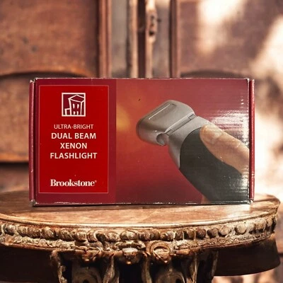 Linterna de xenón Brookstone ultrabrillante de doble haz nueva en caja regalo Foto 1 de 4