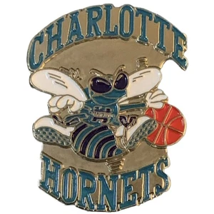 Prendedor de recuerdo vintage con logotipo de Charlotte Hornets de la NBA - Imagen 1 de 2