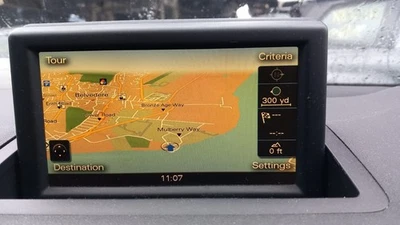 AUDI A1 8X 2011 RADIO MULTIMEDIA STEREO SYSTEM HEAD UNIT DISPLAY SCREEN - Image 1 of 4