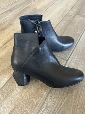 Antelope Leather Ankle Boots Perrin size 38 7.5 US Black New - Image 1 of 4