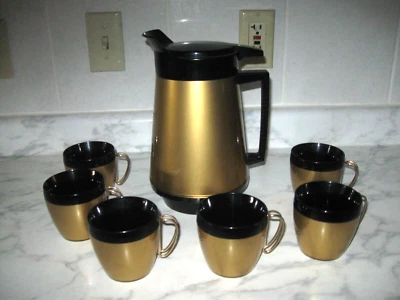 Jarra de café West Bend Thermo Serv vintage EE. UU. negra dorada CON TAZAS Foto 1 de 4