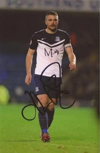 SOUTHEND: JOHN WHITE SIGNED 6x4 ACTION PHOTO+COA - Picture 1 of 1