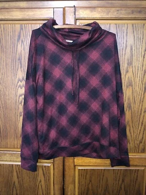 Sudadera para mujer Maurice's roja y negra a cuadros cuello alto, talla XL Foto 1 de 4