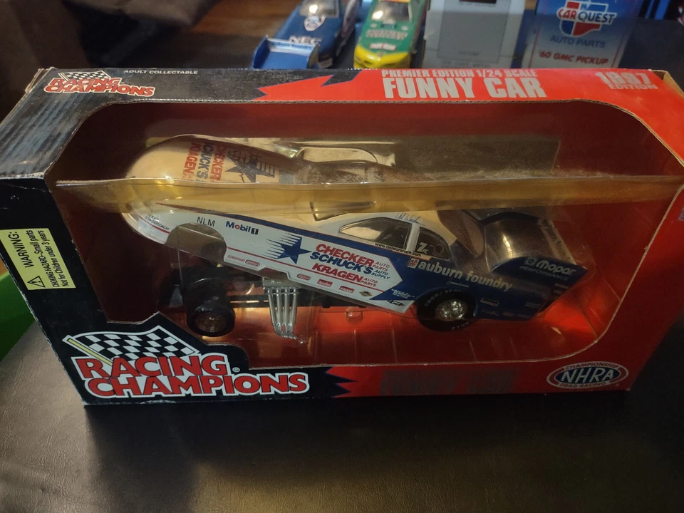 CARRO DIVERTIDO AUTOGRAFIADO VINTAGE 1997 RACING CHAMPION EDICIÓN PREMIERD  Foto 1 de 4