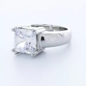 ANELLO SOLITARIO CESTO PLATINO TAGLIO PRINCIPESSA DIAMANTE CREATO IN LABORATORIO AGI 4,0 CT D/VS1 - Foto 1 di 4