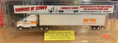 Remolque tractor Trucks N' Stuff 1/87 Metro Freight Systems Inc. con furgoneta seca de 53' Foto 1 de 4