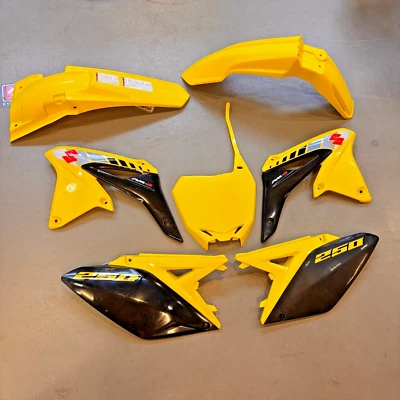SUZUKI Kompletter Dekor-Satz Full Body Kit RM-Z 250/450 07-18 gelb schwarz OEM - Bild 1 von 4