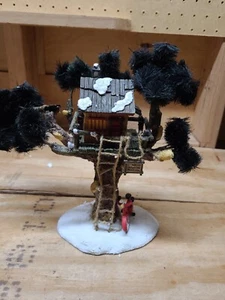 St Nicholas Square Village ~ Tree House ~ NEEDS REPAIR  Fast Shipping - Picture 1 of 12