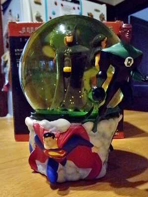 Justice League TAS Ltd. Edition 5 1/2" SnowGlobe #1075/1300 DC Direct - Image 1 of 4