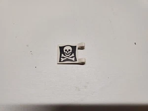 Lego 2335p39 Pirate Flag 2 x 2 Square Skull And Crossbones 6285 6270 6277 6290 - Picture 1 of 2
