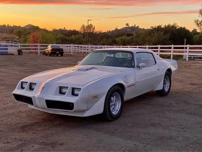 Pontiac 1979 transmisión automática único dueño, motor V8 original de 6,6 L números coincidentes Foto 1 de 4