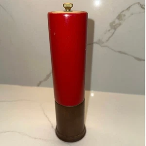 Seltene Vintage Japanische Holz Pfeffermühle Rot mit Braun Mid Century Modern 1950’s - Bild 1 von 7