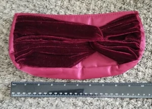 Avon Borsa Pochette Borgogna Porta Trucchi Bagno Essenziali - Foto 1 di 5