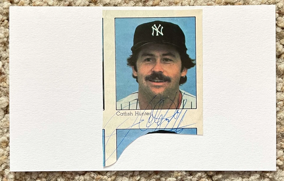 Jim Catfish Hunter signed photo clipping on 3x5 card - Yankees A's HOF - Image 1 of 1