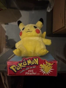 POKEMON Pikachu Peluche 1998 Hasbro RARO Vintage #25 Nuovo con scatola - Foto 1 di 5