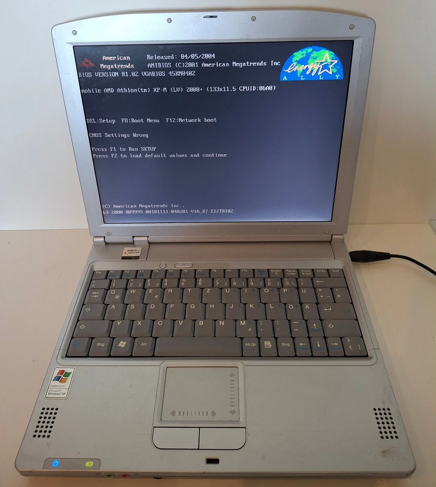 Averatec 3200 Series mit 14'' Display Notebook Lap Top (1251 ) - Bild 1 von 4