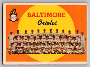 1959 TOPPS #48 BALTIMORE ORIOLES TEAM CARD W/BROOKS ROBINSON - Picture 1 of 3