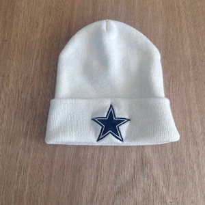 Dallas Cowboys Knit Beanie Hat White Acrylic Embroidered Star Logo One Size - Picture 1 of 4